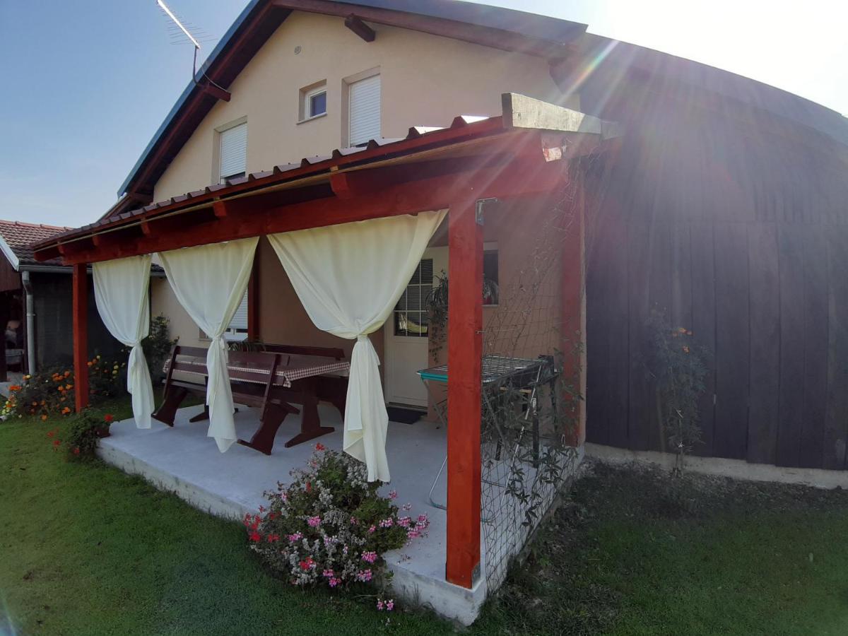 Studio Apartmani "Stimac" Garesnica Exterior foto